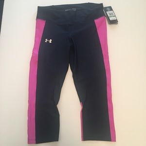 NWT Under Armour compression capri